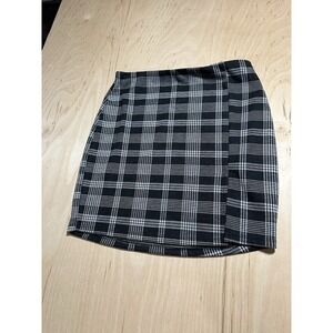 Liz and Sara Plaid Women's Skirt Size Medium Black White